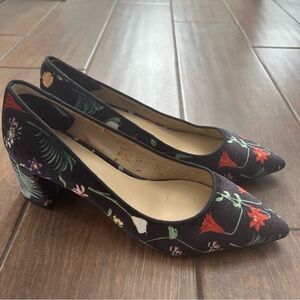 Black Floral Velvet Block Heel Ann Taylor Shoes size 6.5M